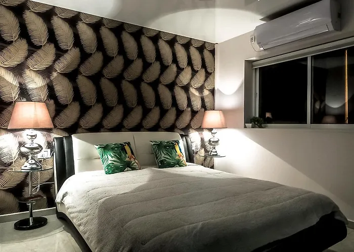 FaRoyal Luxury Suite